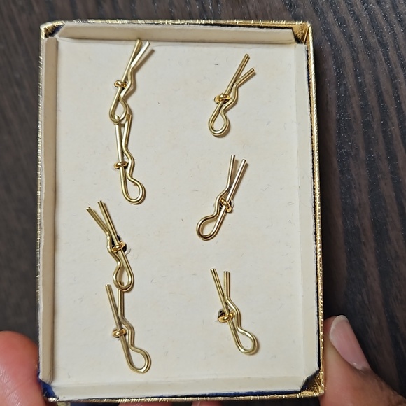 Buttons - Picture 6 of 7